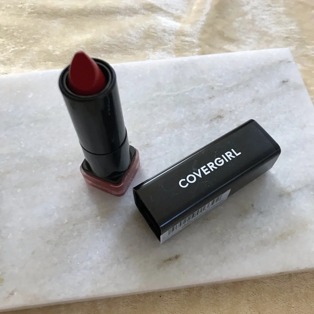 3 for $15 ✨ Cover Girl worthy Demi matte lipstick
